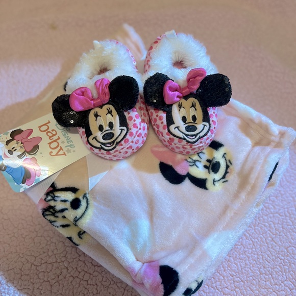 Disney Other - Minnie Mouse 5/6 house shoes and blankie 🥰